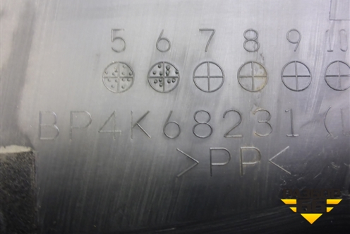 Обшивка стойки центральная нижняя левая (BP4K68231) для Mazda Mazda 3 (BK) с 2003-2009г 