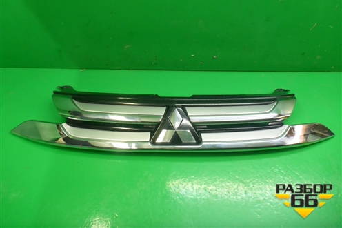 Решетка радиатора (после 2015г) (7450A992) для Mitsubishi Outlander с 2012-2024г