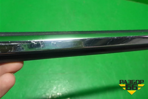 Накладка стекла заднего правого (7573033170) для Toyota Camry V70 с 2017г