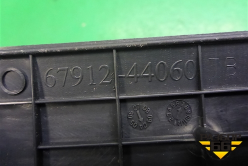 Накладка порога внутренняя переднего левого (в проём) (6791244060) для Toyota Isis c 2004-2018г