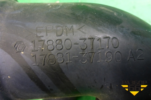 Патрубок воздушного фильтра (1788037170) для Toyota Isis c 2004-2018г
