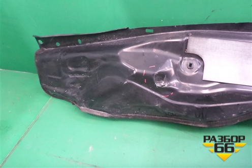 Короб водоотводящий для Toyota Isis c 2004-2018г