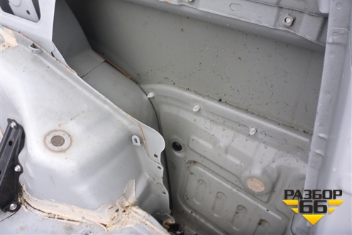 Боковина кузова правая для Toyota Isis c 2004-2018г