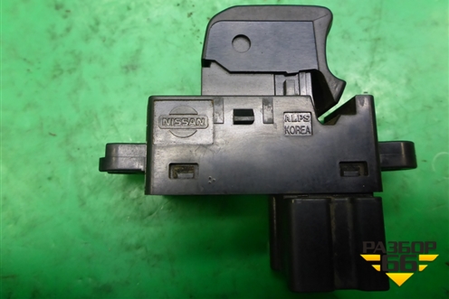 Кнопка стеклоподъёмника для Nissan Navara (D40) с 2005-2015г (Навара)