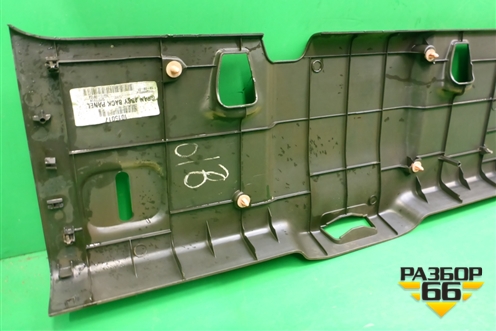 Накладка внутренняя (за задним сиденьем) (79911EB103) для Nissan Navara (D40) с 2005-2015г (Навара)