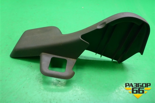 Накладка внутренняя (заднего сиденья правая) (88220EA500) для Nissan Navara (D40) с 2005-2015г (Навара)