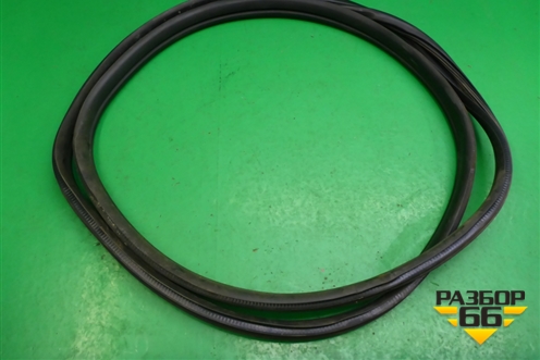 Уплотнитель двери передней правой для Nissan Navara (D40) с 2005-2015г (Навара)