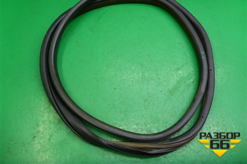 Уплотнитель двери задней левой для Nissan Navara (D40) с 2005-2015г (Навара)