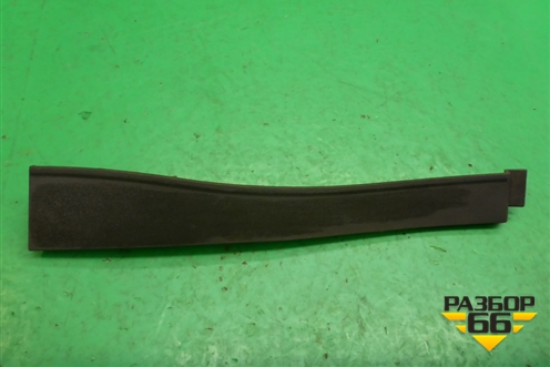 Накладка на торпедо правая (66950EB000) для Nissan Navara (D40) с 2005-2015г (Навара)