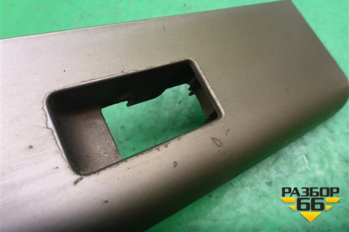 Накладка двери задней правой (82960EA300) для Nissan Navara (D40) с 2005-2015г (Навара)