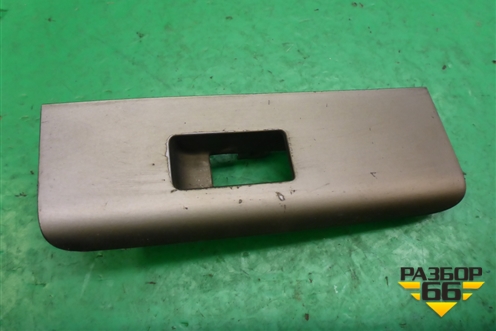 Накладка двери задней правой (82960EA300) для Nissan Navara (D40) с 2005-2015г (Навара)