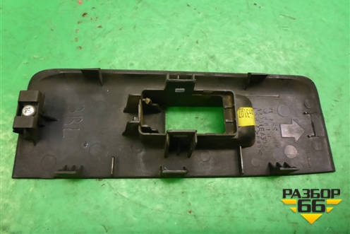 Накладка двери задней левой (82961EA300) для Nissan Navara (D40) с 2005-2015г (Навара)