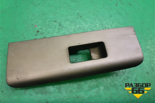 Накладка двери задней левой (82961EA300) для Nissan Navara (D40) с 2005-2015г (Навара)