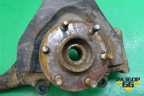 Кулак поворотный передний правый (2.5л YD25 АКПП) для Nissan Navara (D40) с 2005-2015г (Навара)