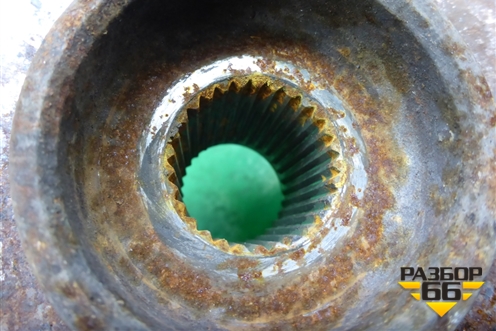 Кулак поворотный передний правый (2.5л YD25 АКПП) для Nissan Navara (D40) с 2005-2015г (Навара)