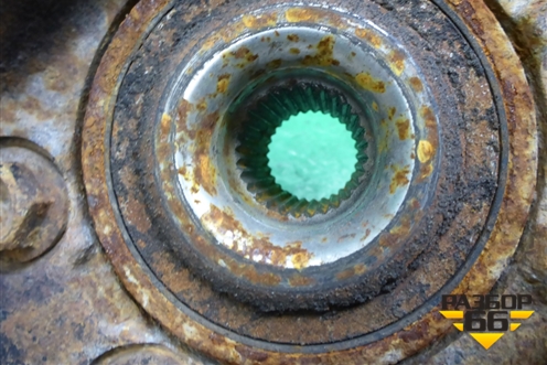 Кулак поворотный передний правый (2.5л YD25 АКПП) для Nissan Navara (D40) с 2005-2015г (Навара)