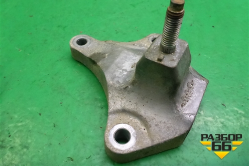 Кронштейн КПП левый МКПП (2S617M125AC) для Ford Fiesta с 2001-2008г