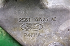 Кронштейн КПП левый МКПП (2S617M125AC) для Ford Fiesta с 2001-2008г