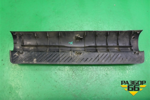 Накладка порога внутренняя переднего правого (GJ6A68710) для Mazda Mazda 6 (GG) с 2002-2007г