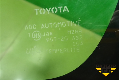 Стекло глухое левое (переднее) для Toyota Isis c 2004-2018г