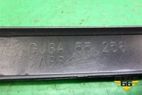 Накладка на торпедо (GJ6A55256) для Mazda Mazda 6 (GG) с 2002-2007г