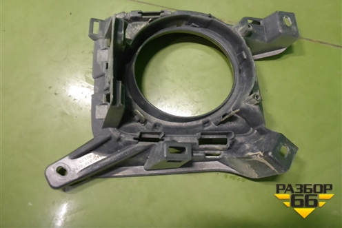 Накладка ПТФ левая (после 2012г до 2015г) (5204060070) для Toyota Land Cruiser (200) с 2008г