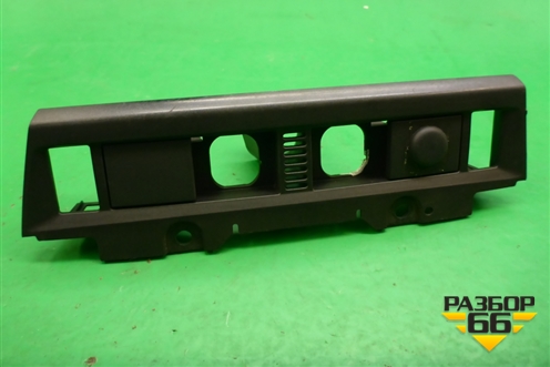 Накладка на торпедо (4M5113D734AD) для Ford Focus 2 с 2005-2008г