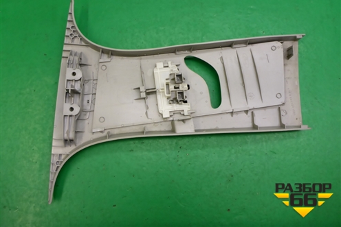 Обшивка стойки центральная верхняя правая (4M51A24582B) для Ford Focus 2 с 2005-2008г