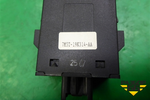 Кнопка обогрева сидений (7M5T19K314AA) для Ford Focus 2 с 2005-2008г