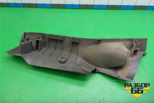 Обшивка стойки задняя нижняя правая (4M51A31016AFW) для Ford Focus 2 с 2005-2008г