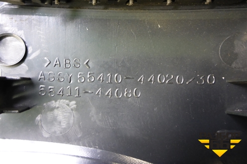 Накладка на щиток приборов (5541044020) для Toyota Isis c 2004-2018г
