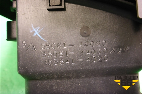 Дефлектор воздушный левый (5506144020) для Toyota Isis c 2004-2018г