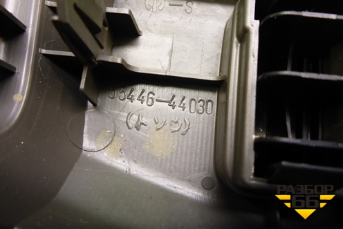 Накладка на торпедо (5544644030) для Toyota Isis c 2004-2018г