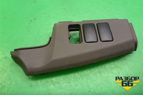Накладка на торпедо (5544644030) для Toyota Isis c 2004-2018г