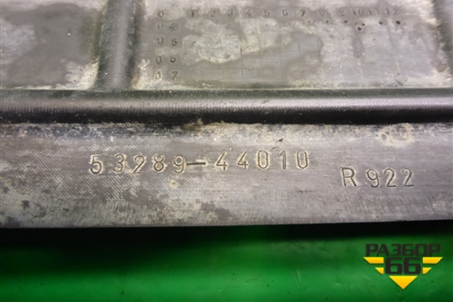 Дефлектор радиатора левый (5328944010) для Toyota Isis c 2004-2018г