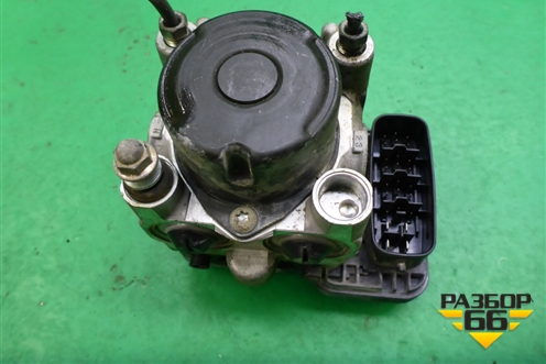 Блок ABS (4451044130) для Toyota Isis c 2004-2018г