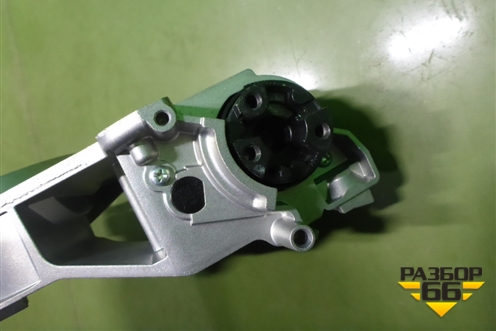 Кронштейн зеркала левого (новый) (8796660R60) для Toyota Land Cruiser (200) с 2008г