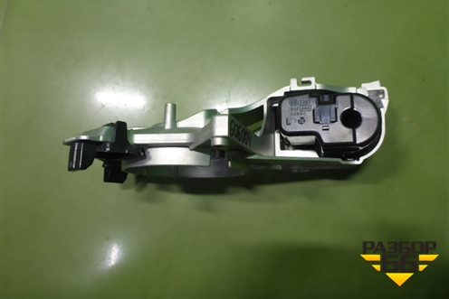 Кронштейн зеркала левого (новый) (8796660R60) для Toyota Land Cruiser (200) с 2008г