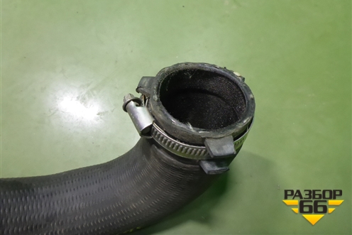 Патрубок интеркулера резиновый (8K0145709H) для Audi A4 (В8) с 2007-2015г