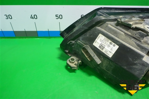 Фара правая (галоген) (5N1941006B) для Volkswagen Tiguan с 2011-2016г