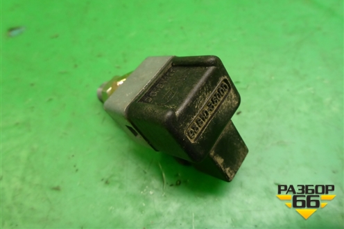 Датчик включения стопсигнала (9381038000) для Hyundai Elantra 3 (XD) с 2000-2010г