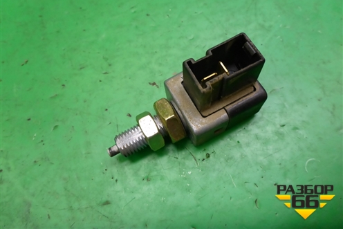 Датчик включения стопсигнала (9381038000) для Hyundai Elantra 3 (XD) с 2000-2010г