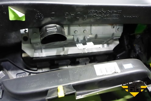 Торпедо с AIR BAG для Peugeot 207 с 2006-2015г