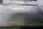 Дефлектор радиатора левый (9680057380) для Peugeot 207 с 2006-2015г