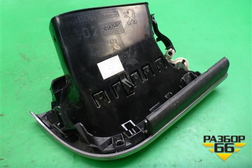 Дефлектор воздушный правый (9650088477) для Peugeot 207 с 2006-2015г