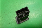 Кнопка включения ПТФ (YUE100550KML) для Land Rover Freelander 1 с 1997-2006г