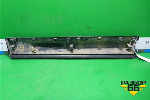 Накладка двери передней правой (DK6221064AD) для Land Rover Range Rover Sport с 2013-2022г
