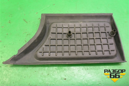 Коврик на торпедо (FAH000080PMA) для Land Rover Freelander 1 с 1997-2006г