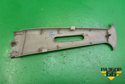 Обшивка стойки центральная верхняя правая (E020K33A68) для Kia Rio с 1999-2005г