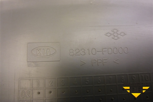 Обшивка двери передней левой под электрику (82310FD000) для Kia Rio с 1999-2005г